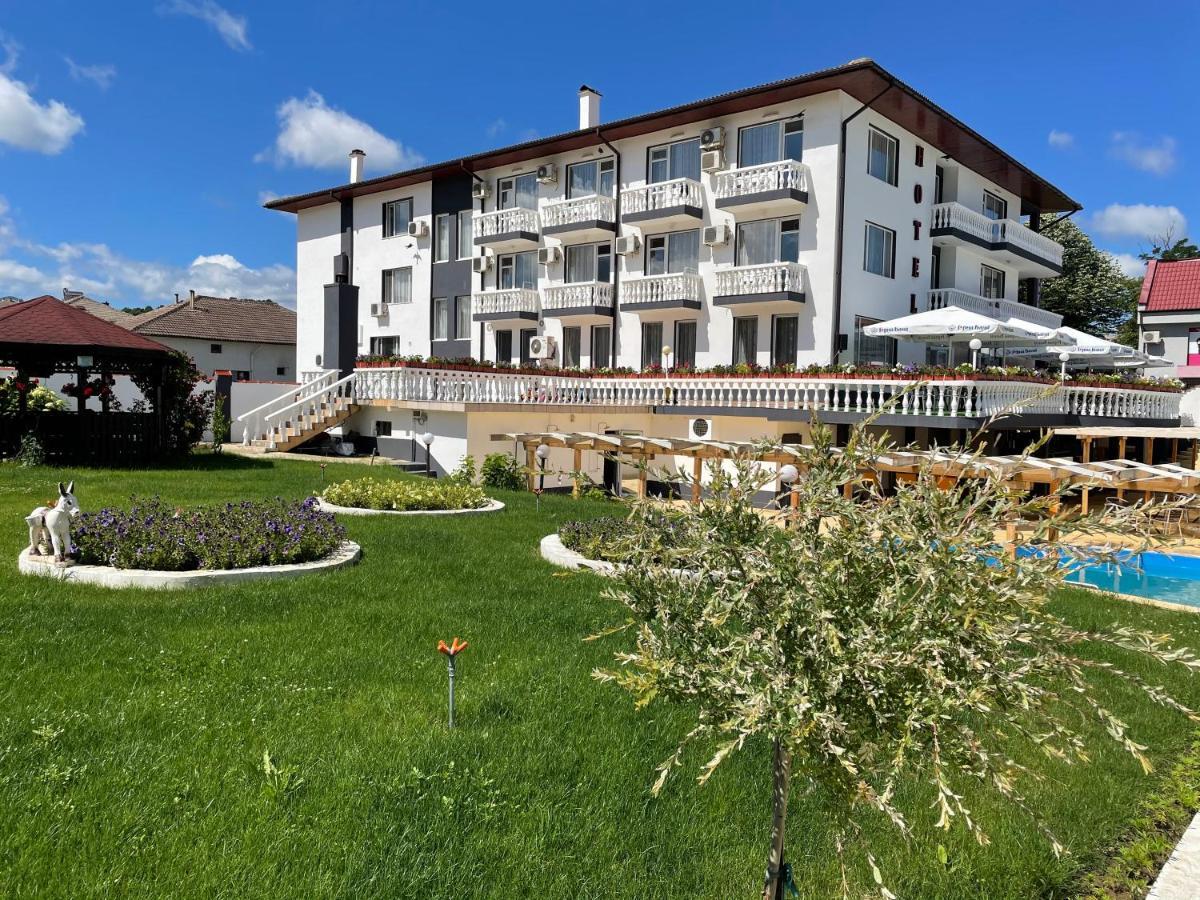Hotel Elit Kirkovo  Exterior photo