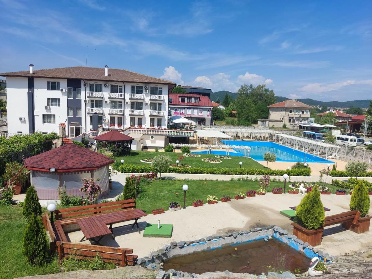 Hotel Elit Kirkovo  Exterior photo